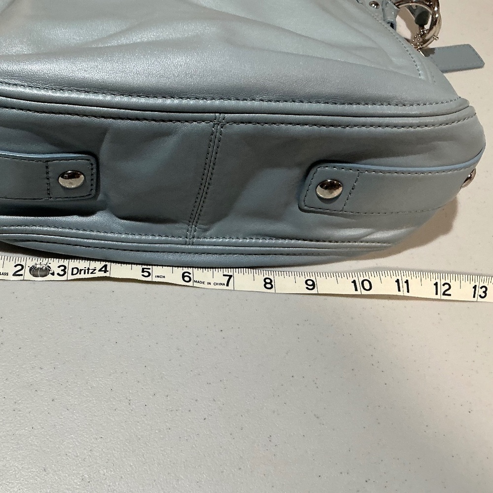 Coach full leather pearlized pale blue shoulder bag - Picture 5 of 10